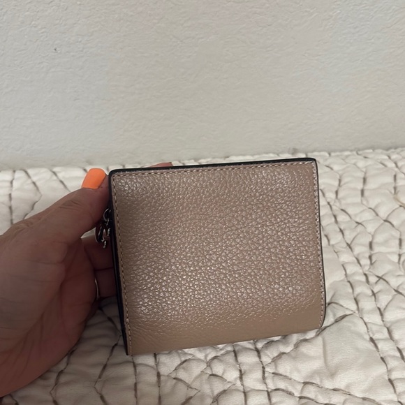 🌼🌼New Coach Brown Leather Wallet with burgundy interior - Picture 8 of 17